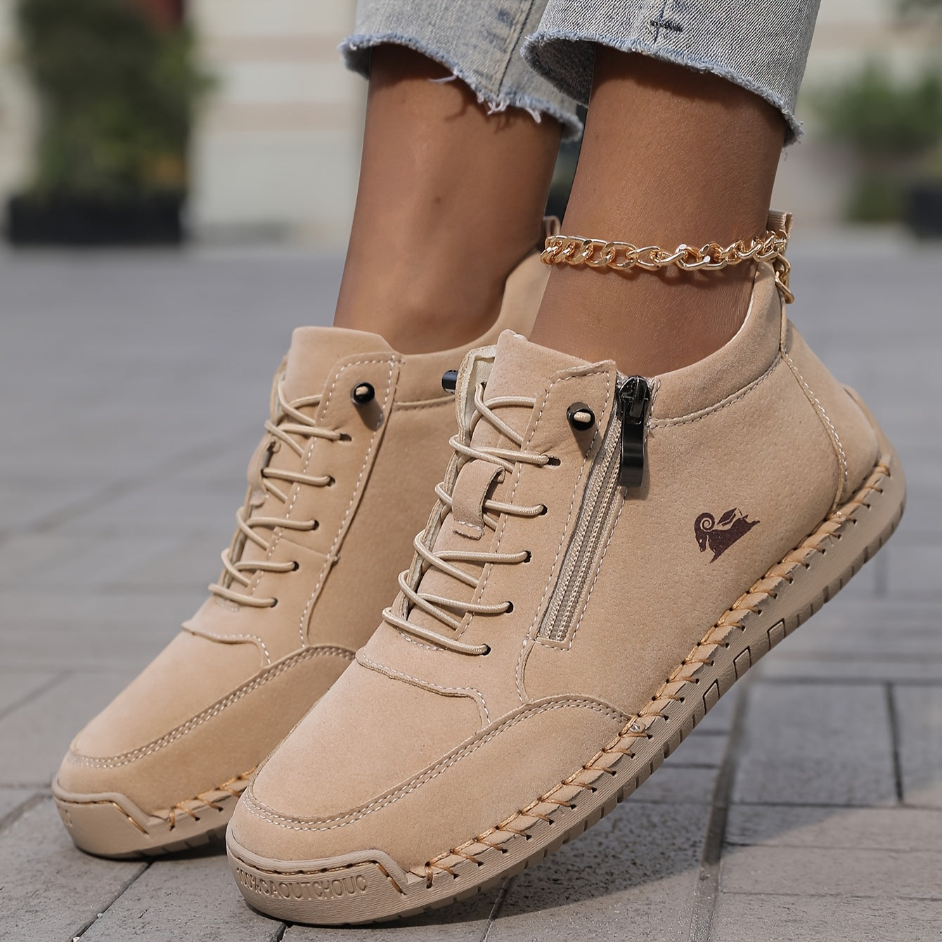 MILA - COMFORTABLE ORTHOPEDIC SNEAKERS