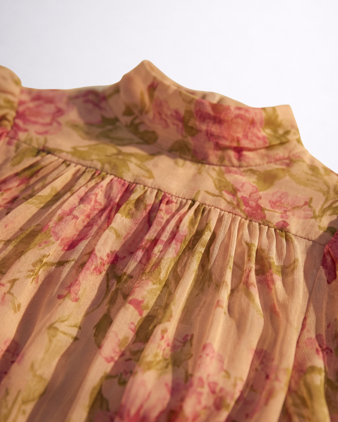 ROSARIO - AN ELEGANT DRESS THAT TURNS HEADS